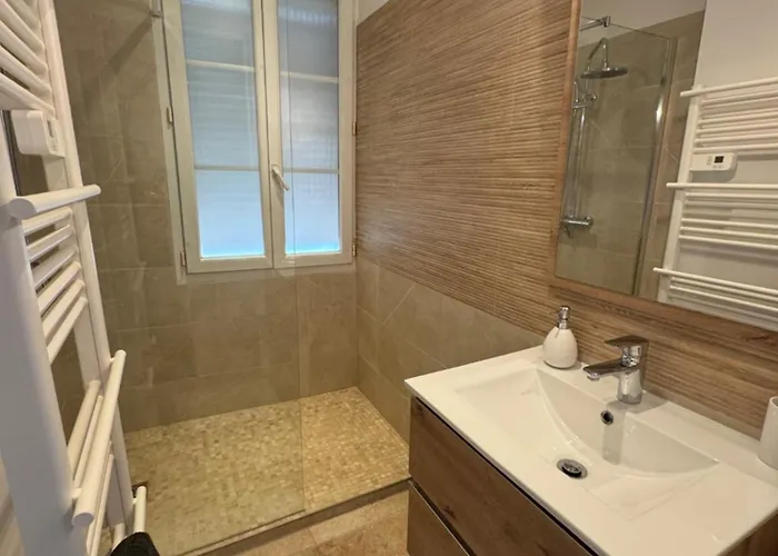 度假居 Maison De Village Renovee Avec Vue Exceptionnelle 圣马克西姆