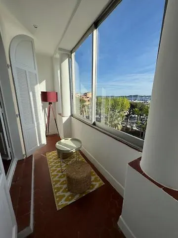 Semesterbostad Maison De Village Renovee Avec Vue Exceptionnelle Sainte-Maxime